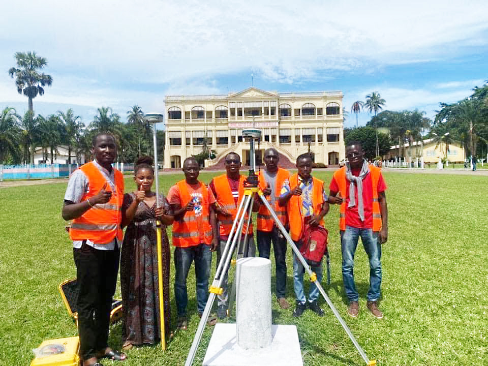 Mission professionnelle - Équipe Idrones sur le terrain
